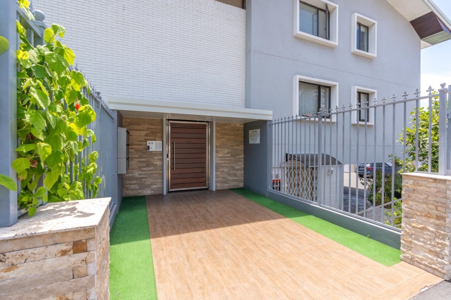 2 Bedroom Property for Sale in Green Point Western Cape